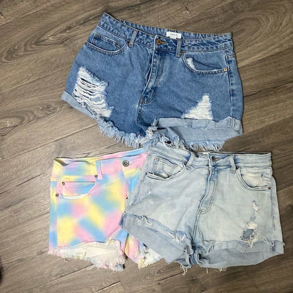 3 pairs of shorts
